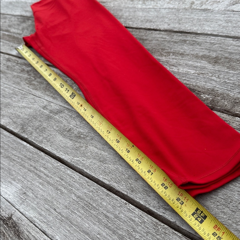 Vuori AllTheFeels Legging size Medium CHERRY RED Women's NWT 🍒 - Picture 4 of 6